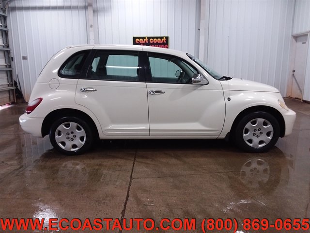 Used 2008 Chrysler PT Cruiser FWD image 2