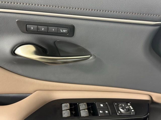 New 2025 Lexus ES 350 w/ Premium Package image 16