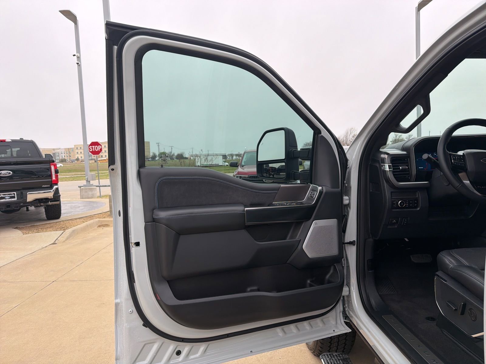 New 2026 Ford F250 Platinum w/ FX4 Off-Road Package image 14