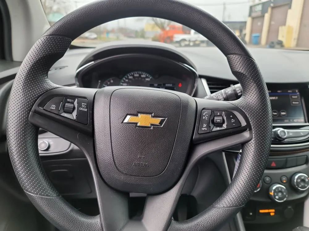 Used 2021 Chevrolet Trax LS w/ Tint and Cruise Package AWD/4WD image 14