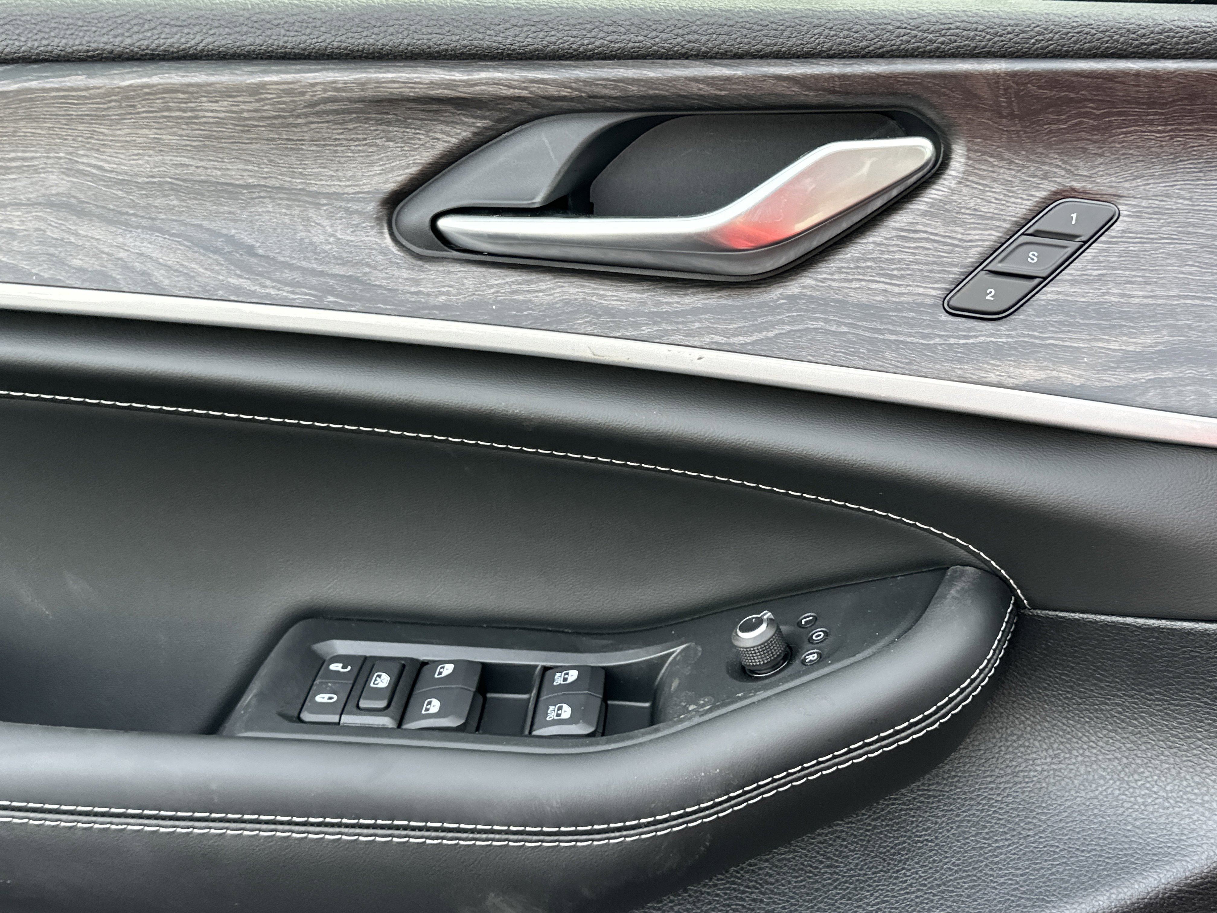 New 2026 Jeep Grand Cherokee Limited Reserve image 11