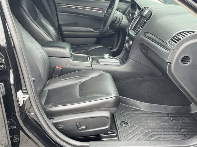 Used 2023 Chrysler 300 Touring L w/ Comfort Group RWD image 23