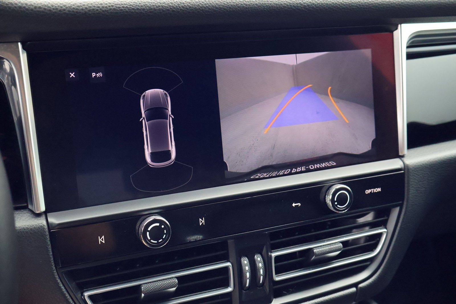 Certified 2022 Porsche Macan S image 17