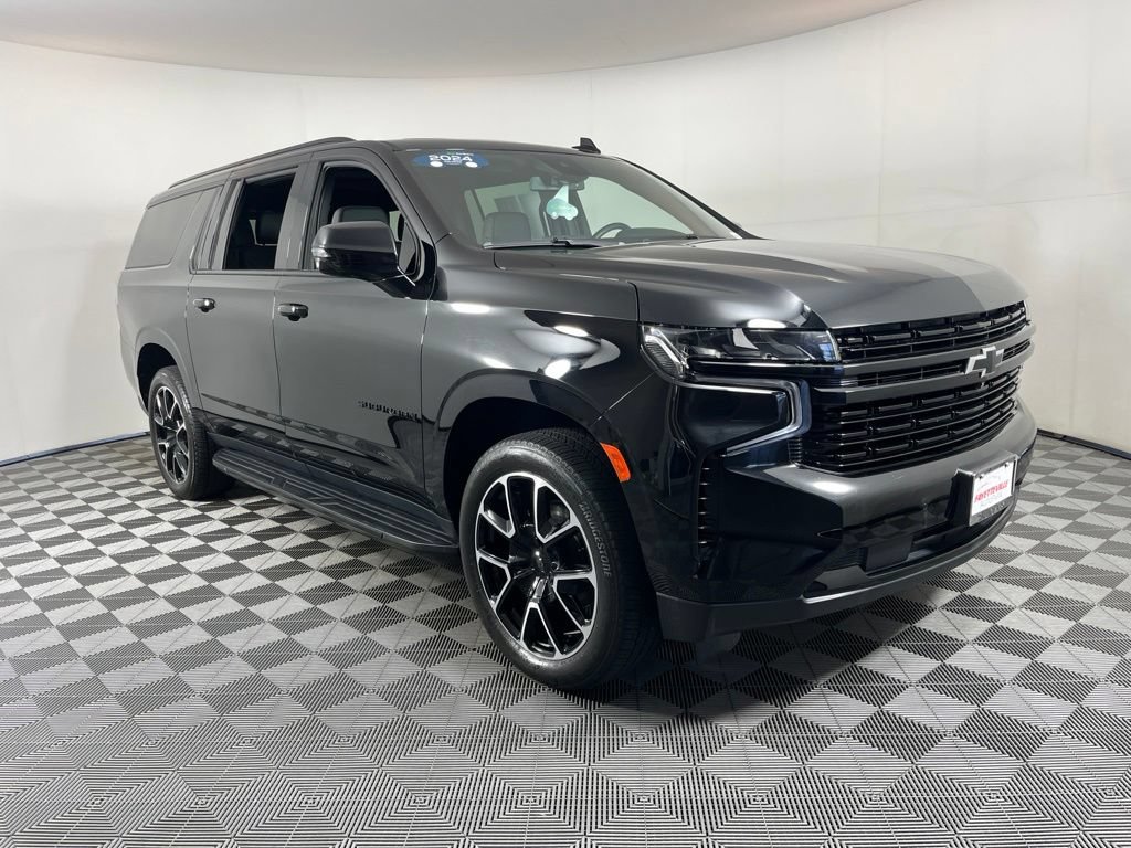 Used 2024 Chevrolet Suburban RST w/ Luxury Package AWD/4WD image 6