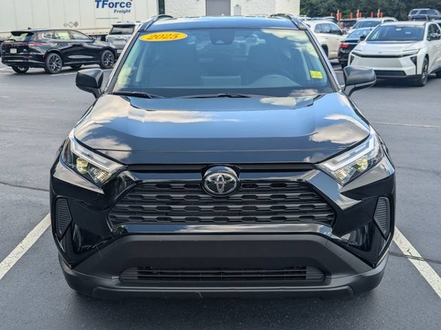 Used 2025 Toyota RAV4 LE AWD/4WD image 2