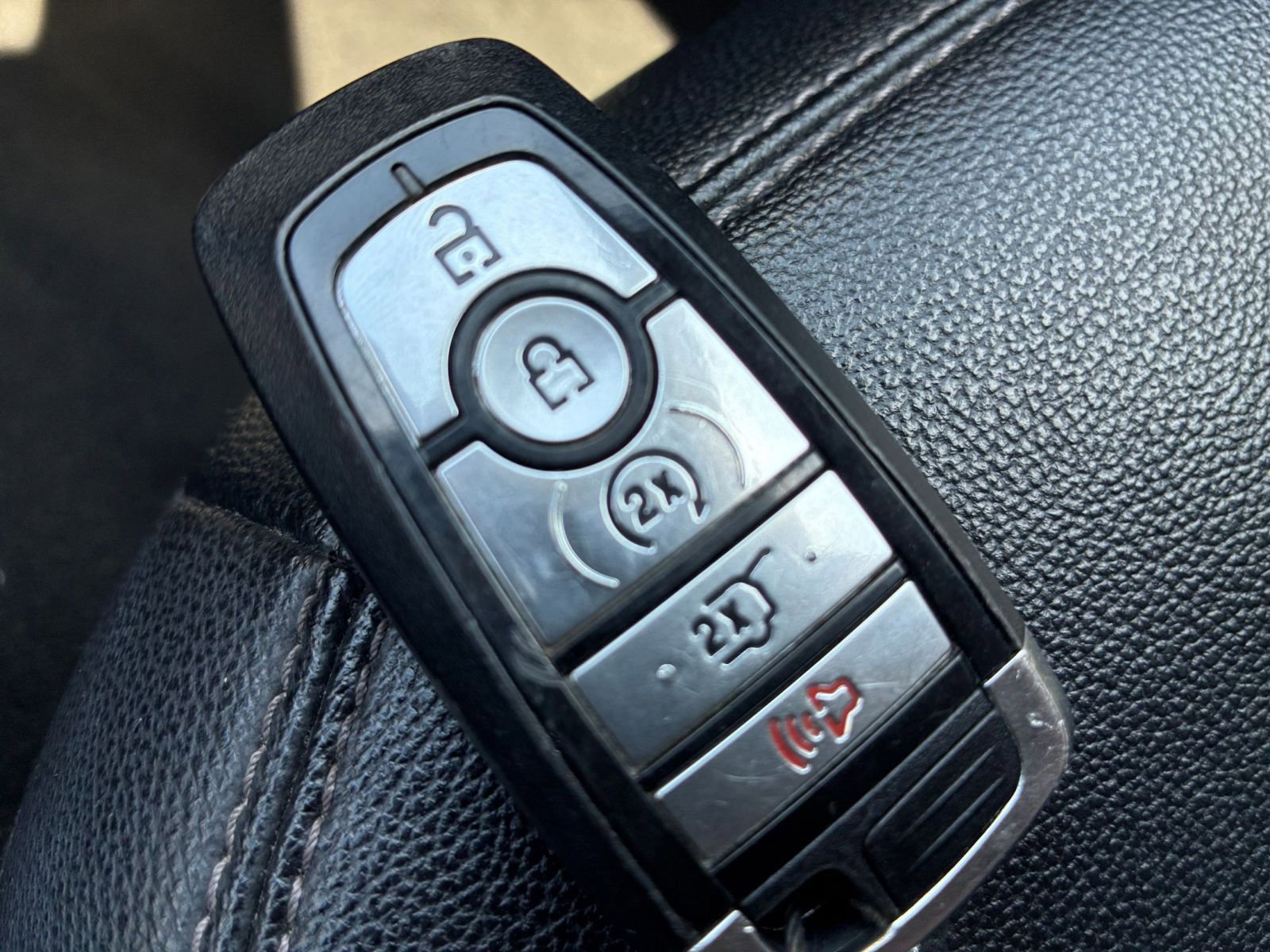 Used 2023 Ford Explorer Limited image 28