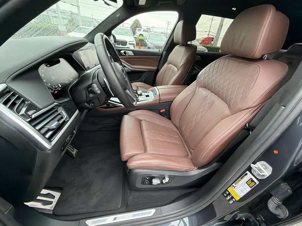 Used 2021 BMW X7 M50i w/ Dynamic Handling Package AWD/4WD image 19