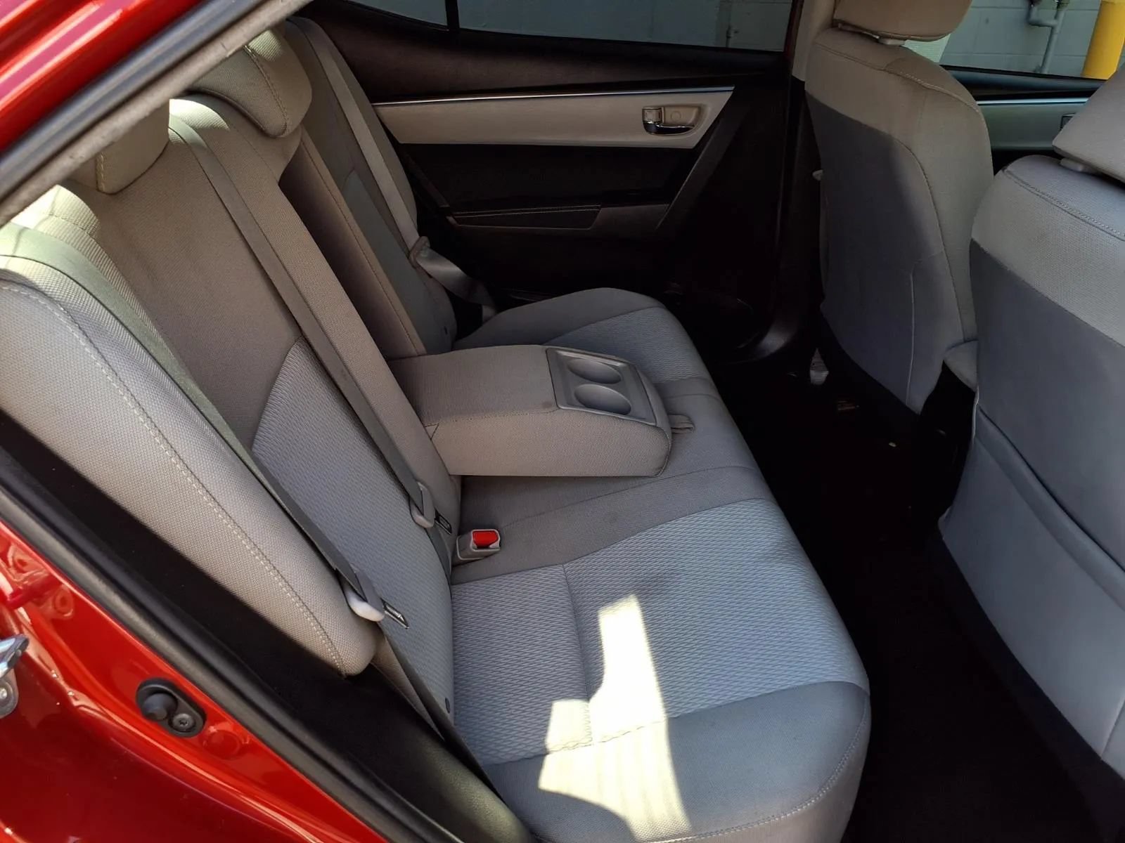 Used 2016 Toyota Corolla LE FWD image 10