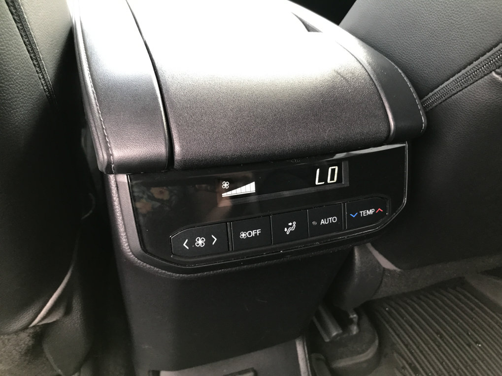 Certified 2022 Toyota Highlander XLE AWD/4WD image 28