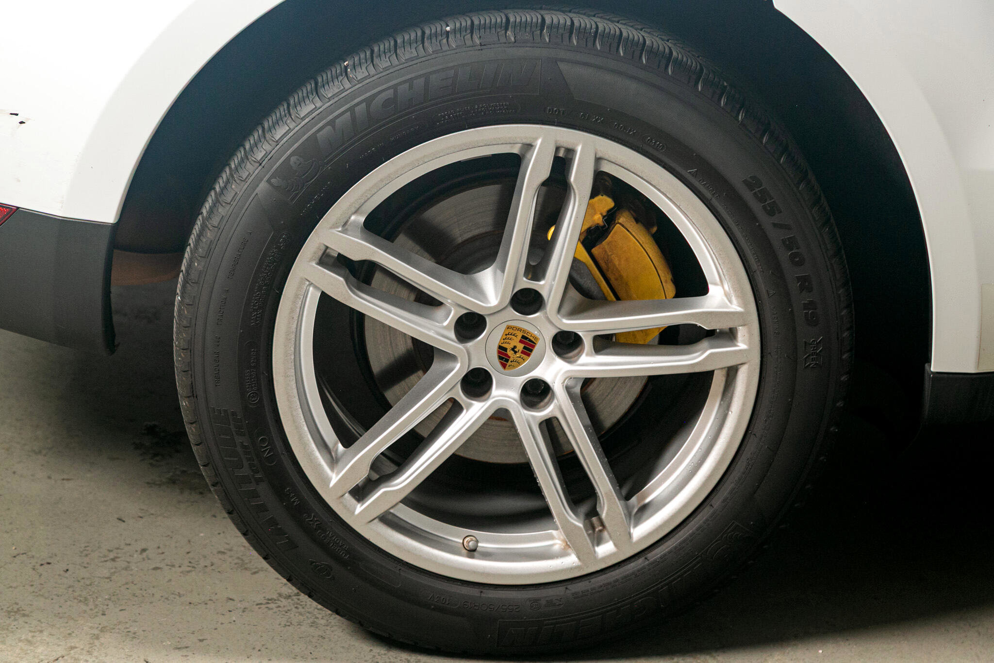 Used 2019 Porsche Macan w/ Premium Package Plus image 17