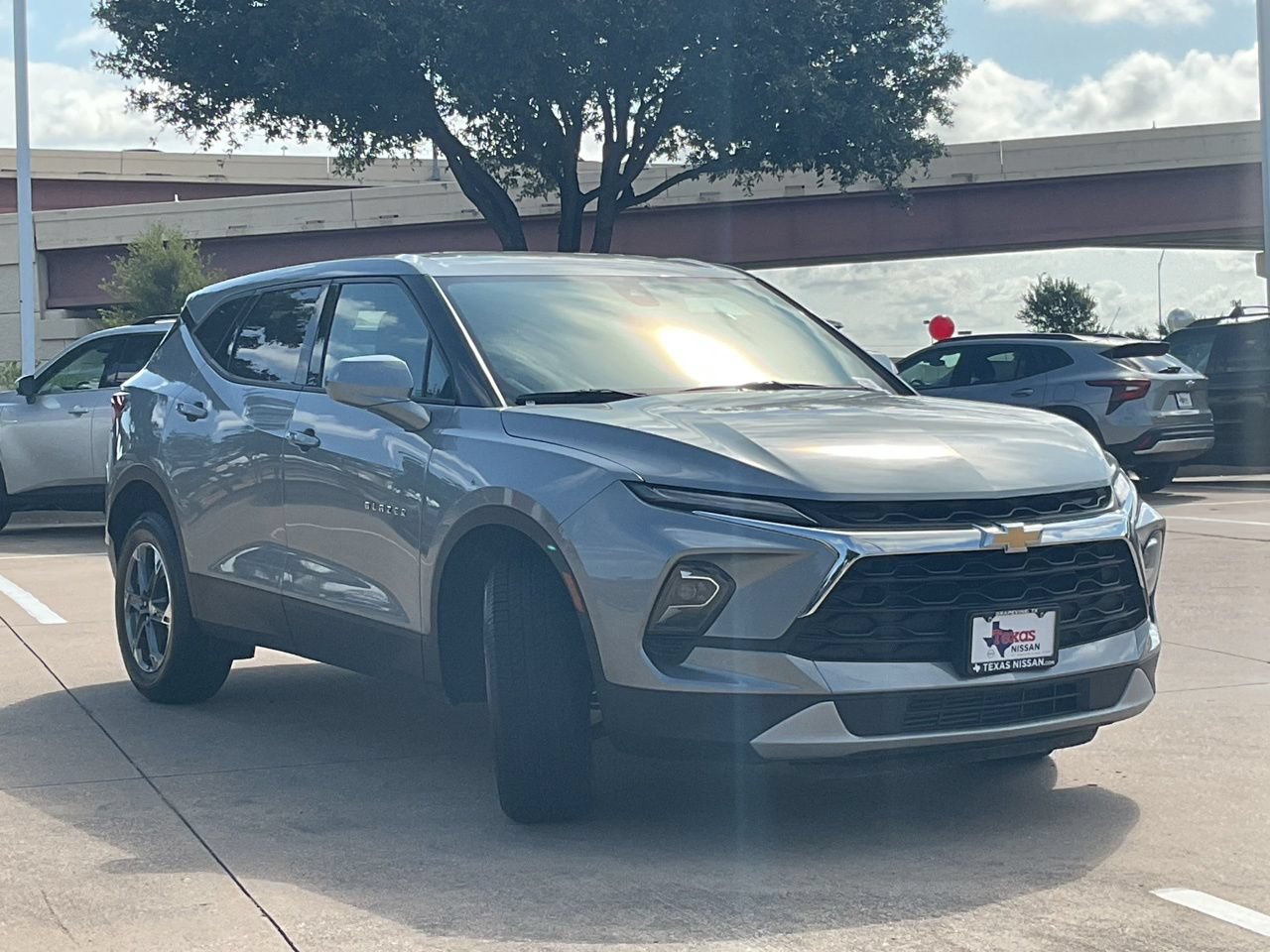 Used 2025 Chevrolet Blazer LT FWD image 3