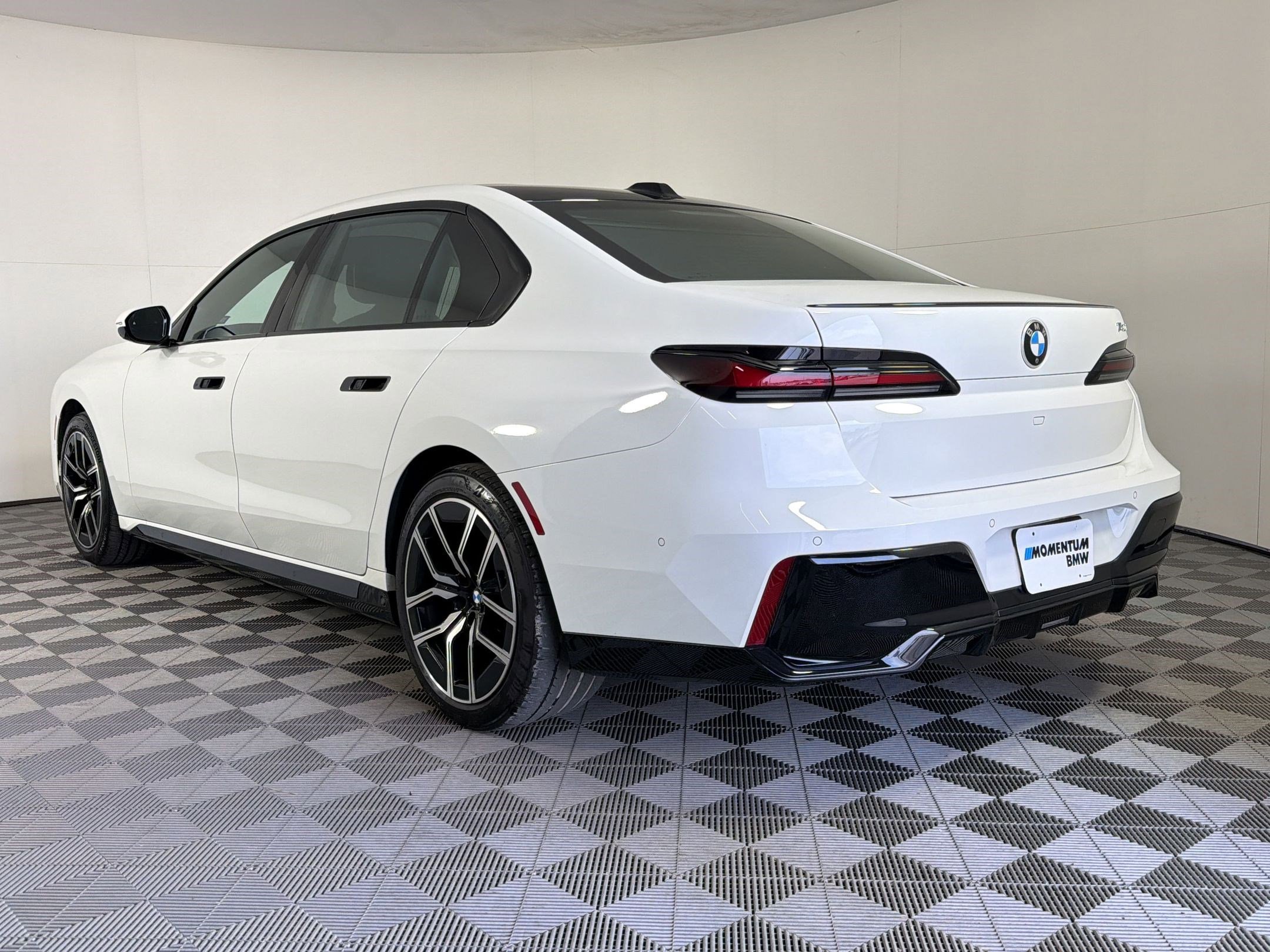 Certified 2024 BMW 740i RWD image 3