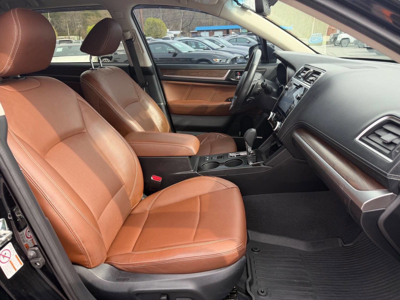 Used 2018 Subaru Outback 3.6R Touring w/ Popular Package #3 image 19