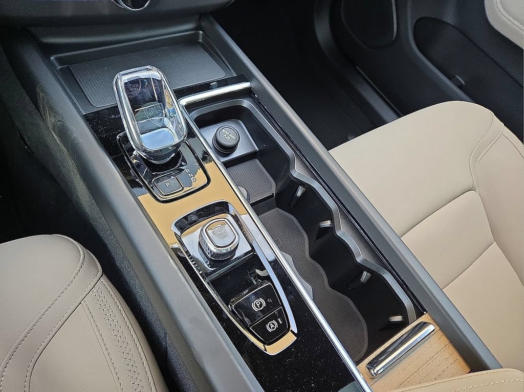 New 2026 Volvo XC60 B5 Core AWD/4WD image 22