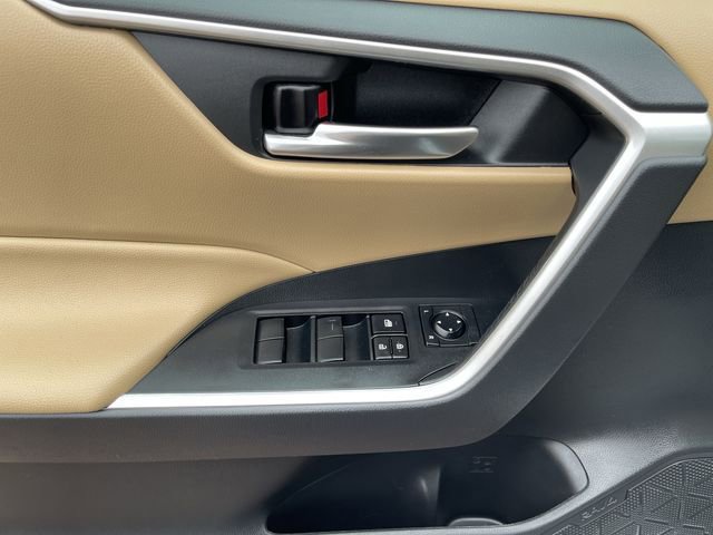 Certified 2021 Toyota RAV4 XLE w/ Convenience Package AWD/4WD image 12