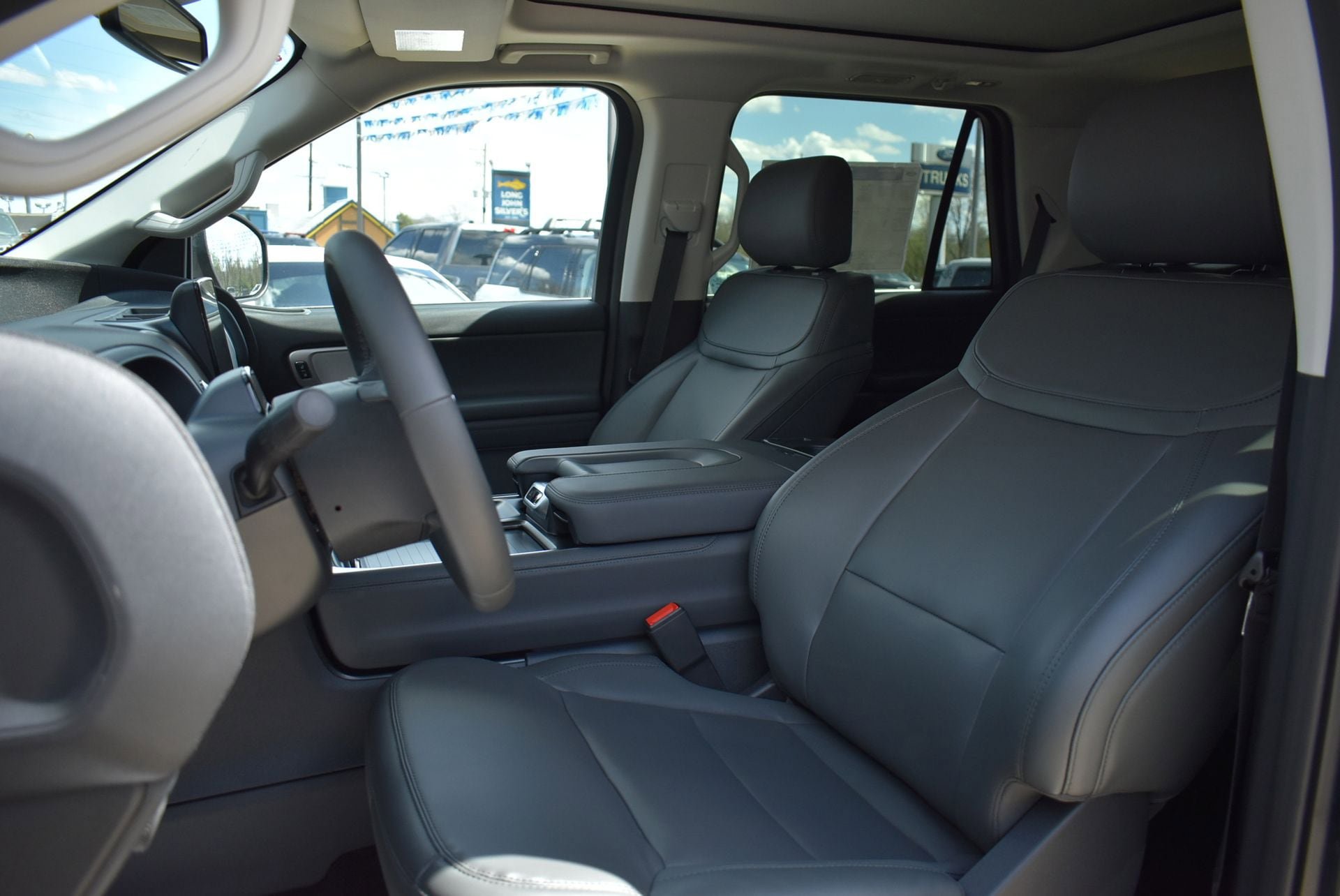 New 2026 Ford Expedition Active AWD/4WD image 16