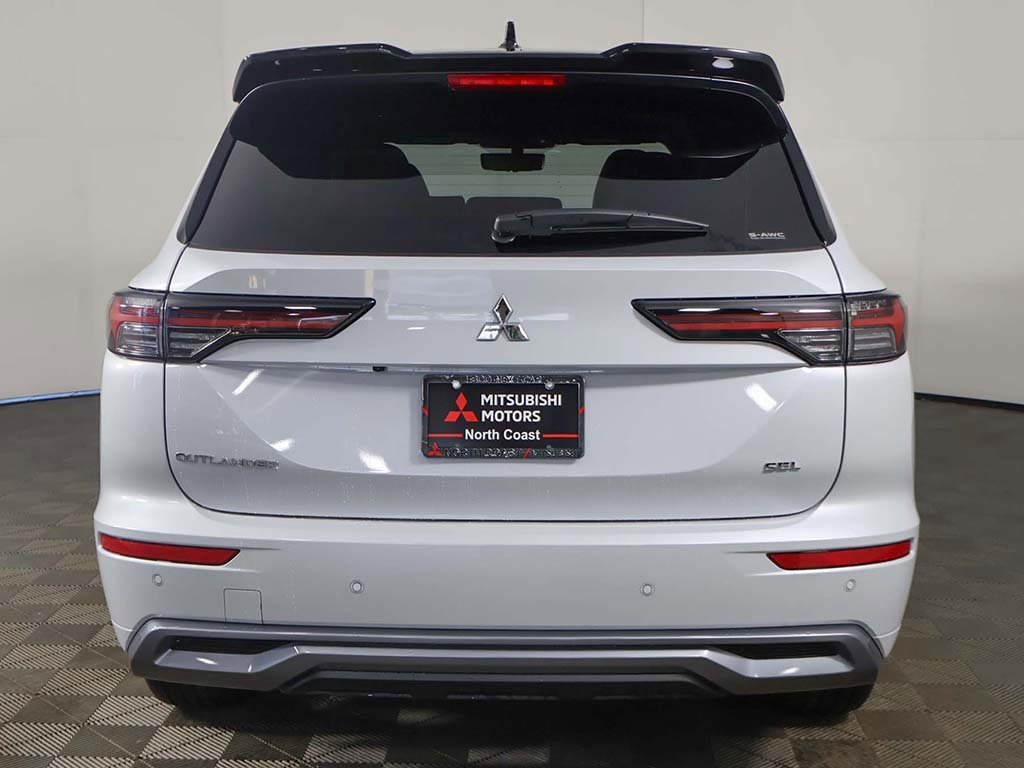 New 2026 Mitsubishi Outlander SEL image 18