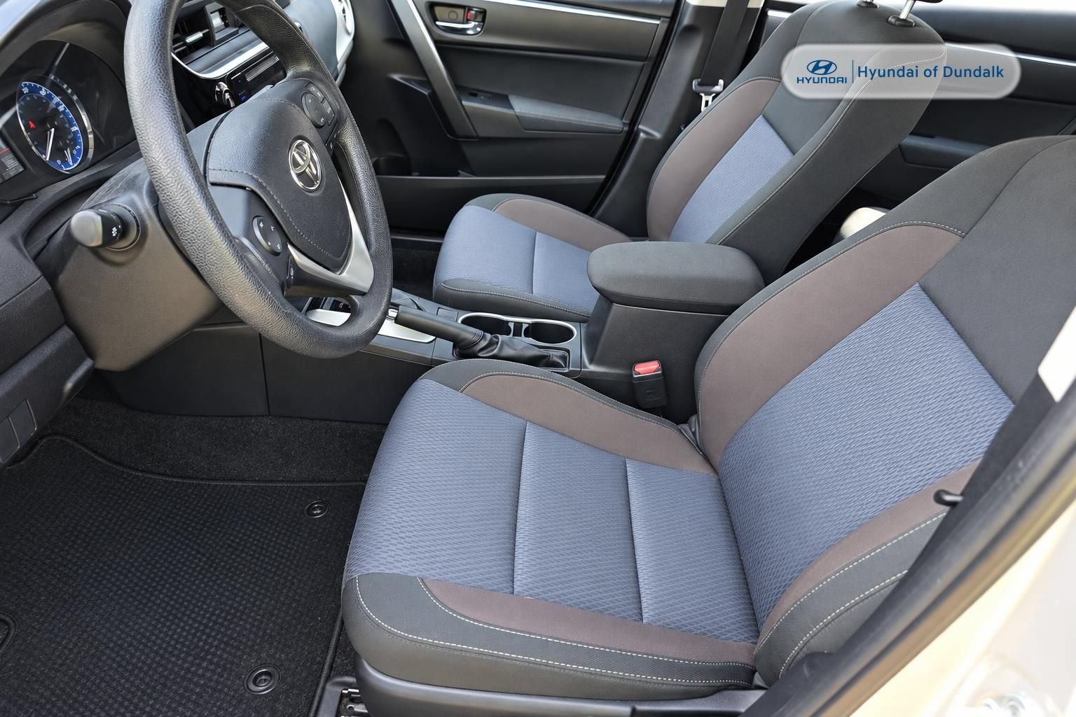 Used 2017 Toyota Corolla LE w/ Carpet Mat Package (TMS) FWD image 7