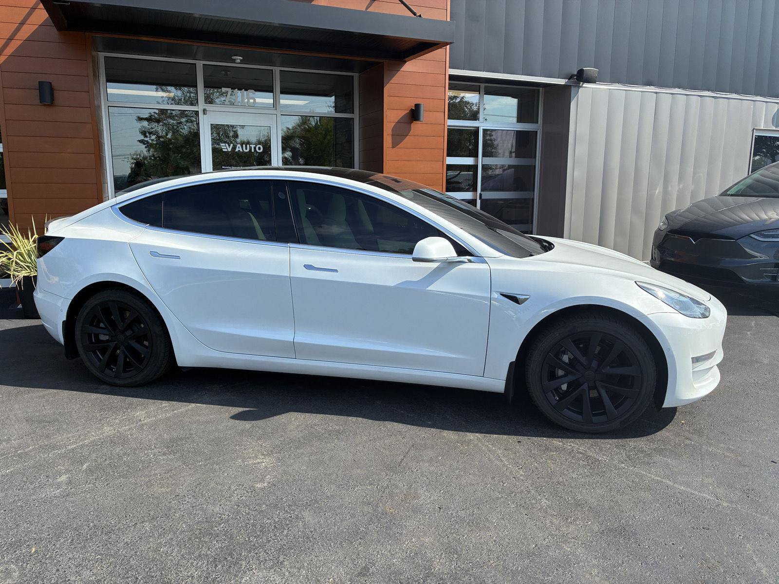 Used 2019 Tesla Model 3 Long Range AWD/4WD image 3