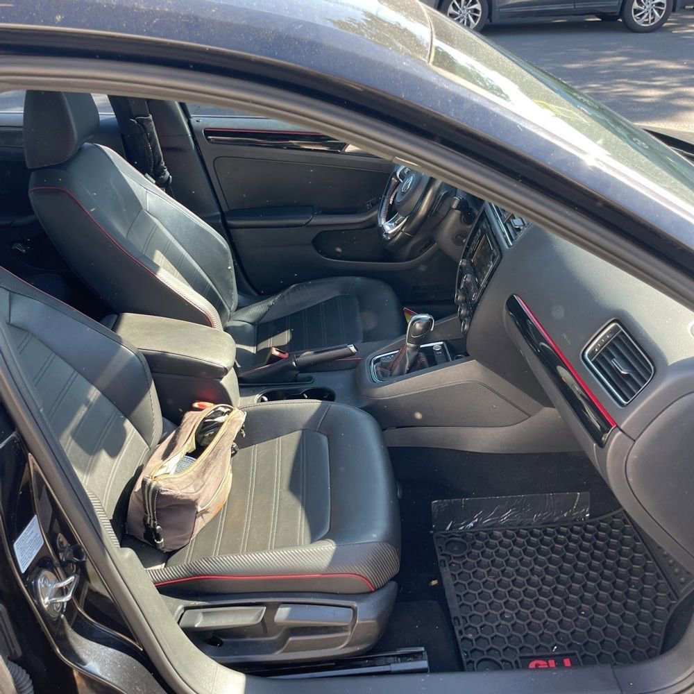 Used 2015 Volkswagen Jetta GLI SE FWD image 6