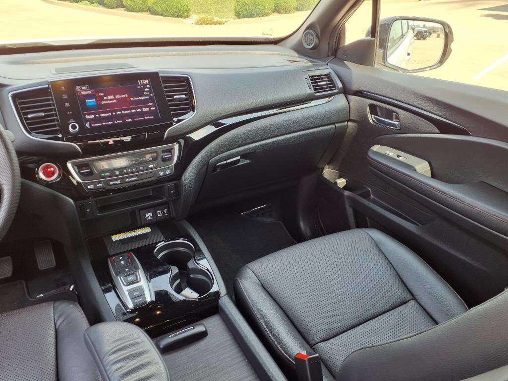 Used 2023 Honda Ridgeline Black Edition image 11