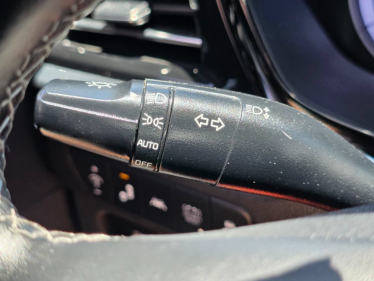 Used 2022 Kia Niro LXS FWD image 38