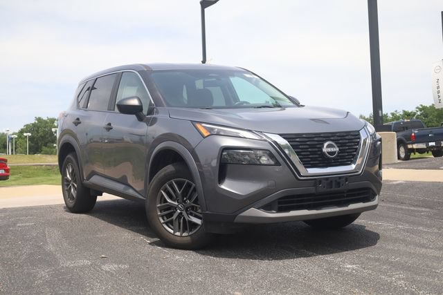Used 2023 Nissan Rogue S FWD image 2