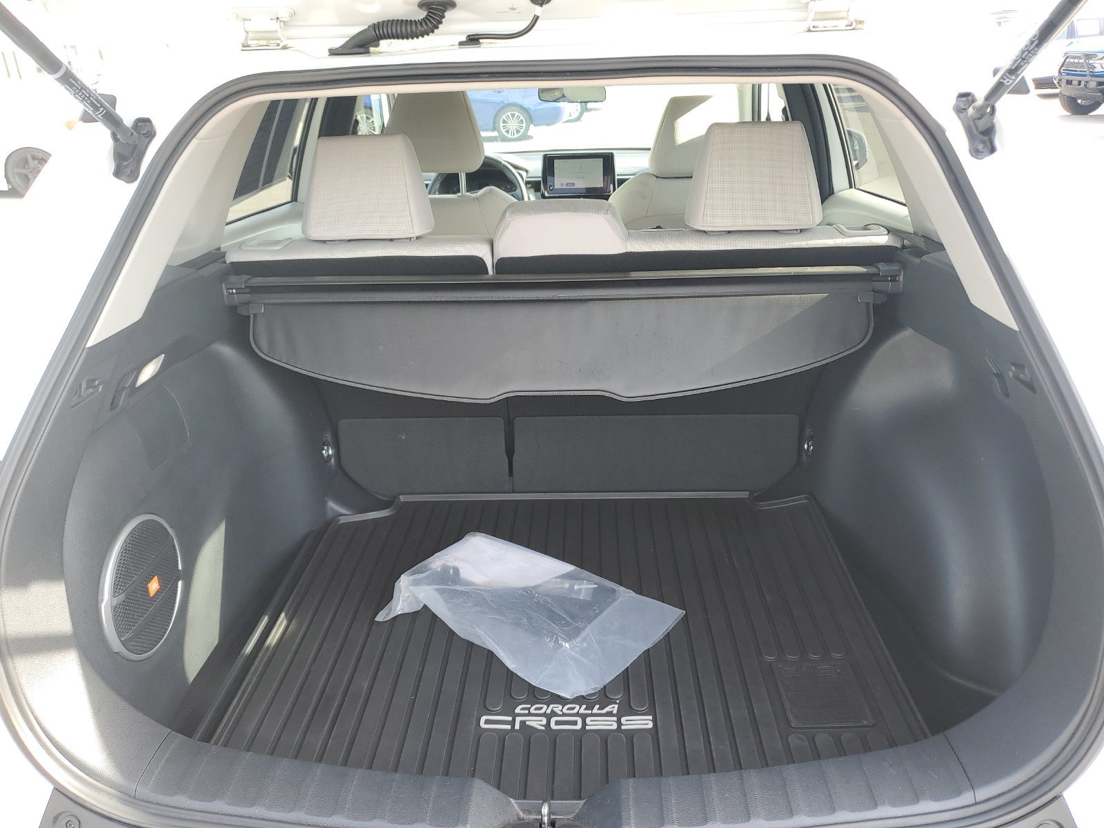 Certified 2024 Toyota Corolla Cross LE w/ Moonroof Package FWD image 9