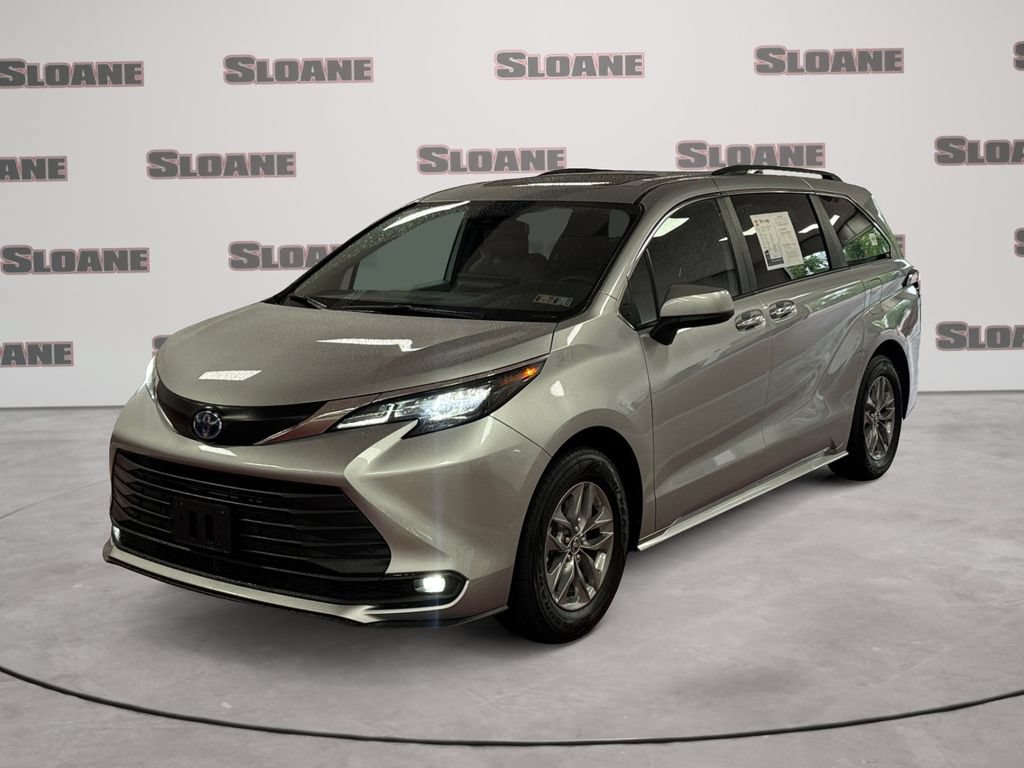 Used 2025 Toyota Sienna XLE