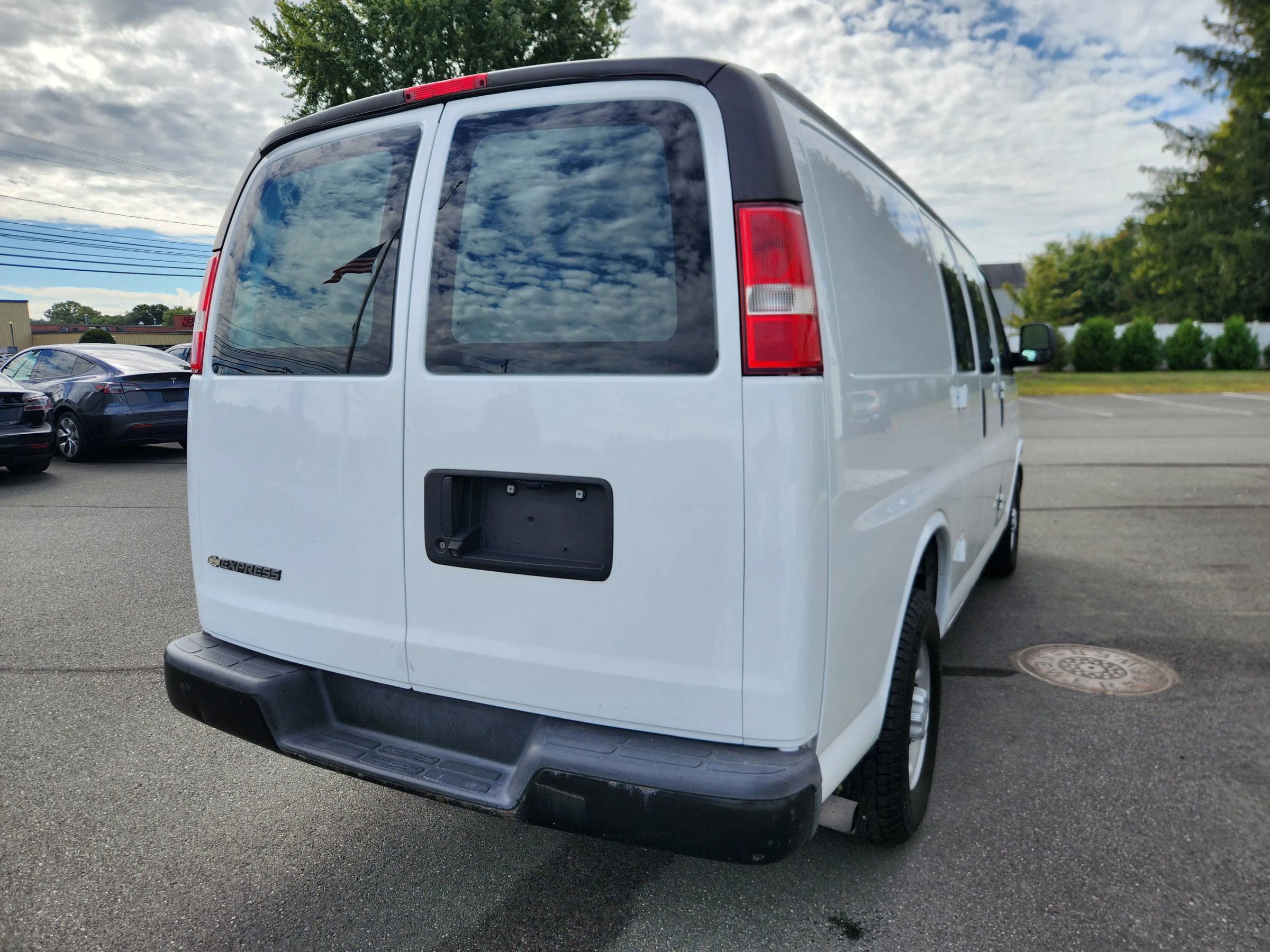 Used 2016 Chevrolet Express 2500 image 15