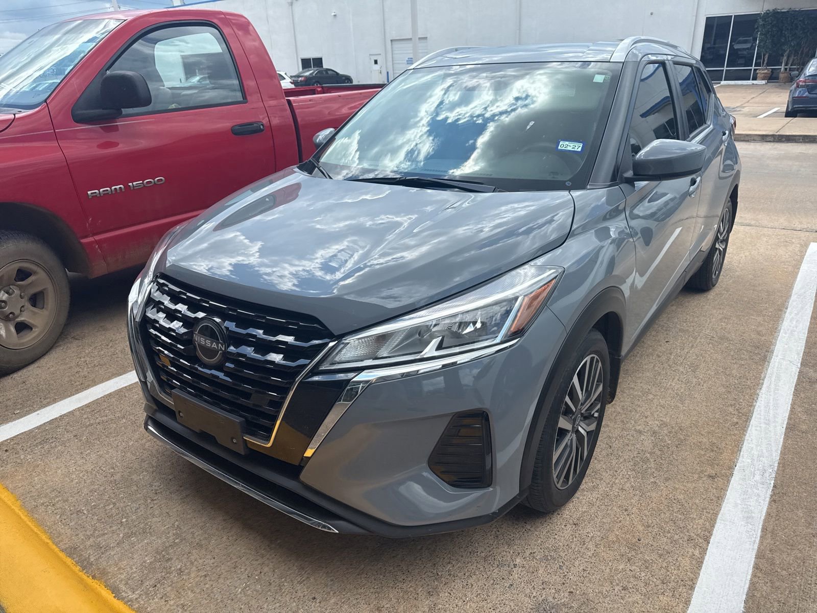 Used 2024 Nissan Kicks SV FWD image 3