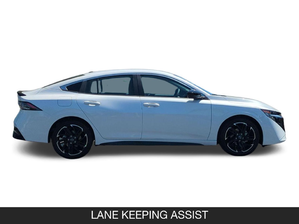 New 2027 Nissan Sentra SR w/ Floor Mat Package FWD image 6