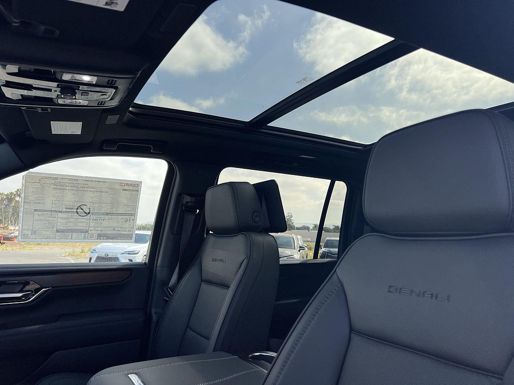 New 2026 GMC Yukon XL Denali w/ Denali Reserve Package RWD image 23