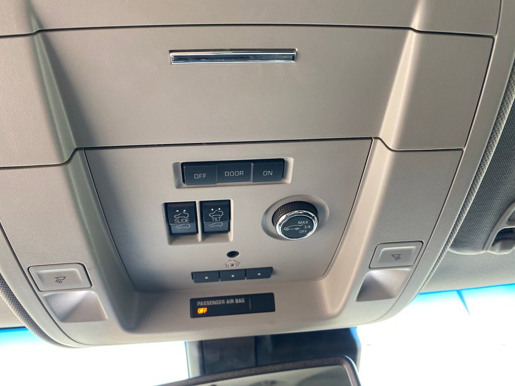 Used 2020 Chevrolet Suburban LT image 42