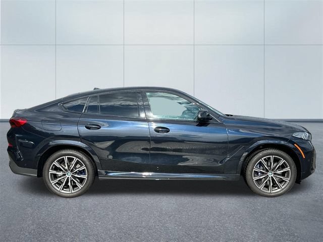 Certified 2025 BMW X6 M60i w/ Dynamic Handling Package AWD/4WD image 2