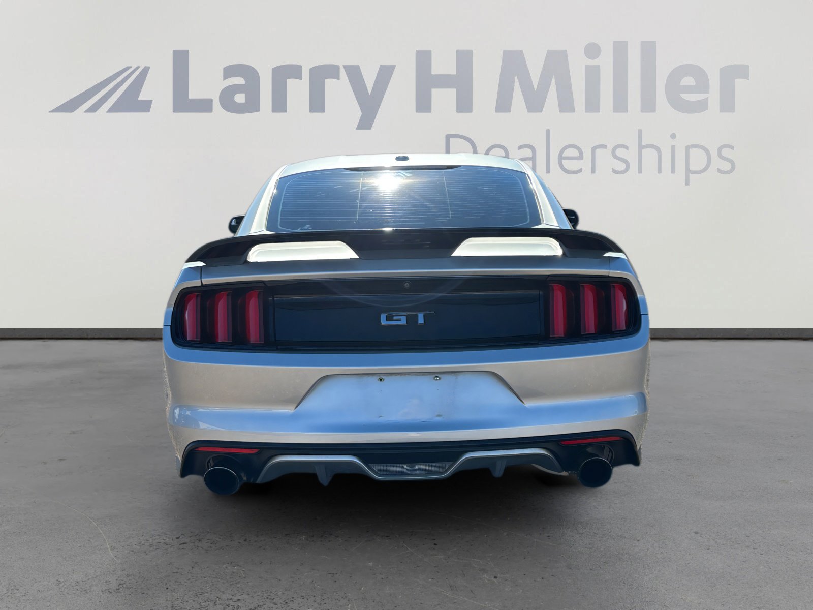 Used 2017 Ford Mustang GT Premium image 4