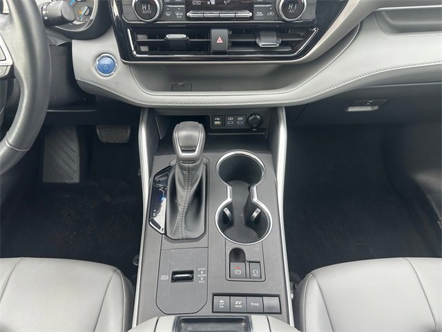 Used 2022 Toyota Highlander XLE image 11