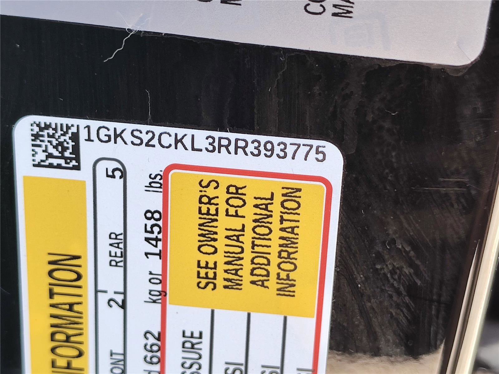 Used 2024 GMC Yukon AT4 w/ Technology Package image 16