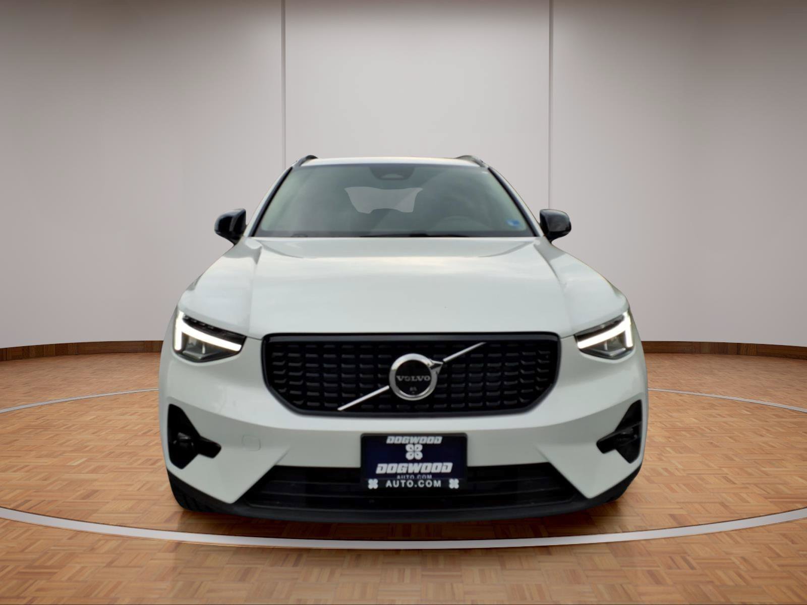 New 2026 Volvo XC40 B5 Plus w/ Protection Package Premier AWD/4WD image 2