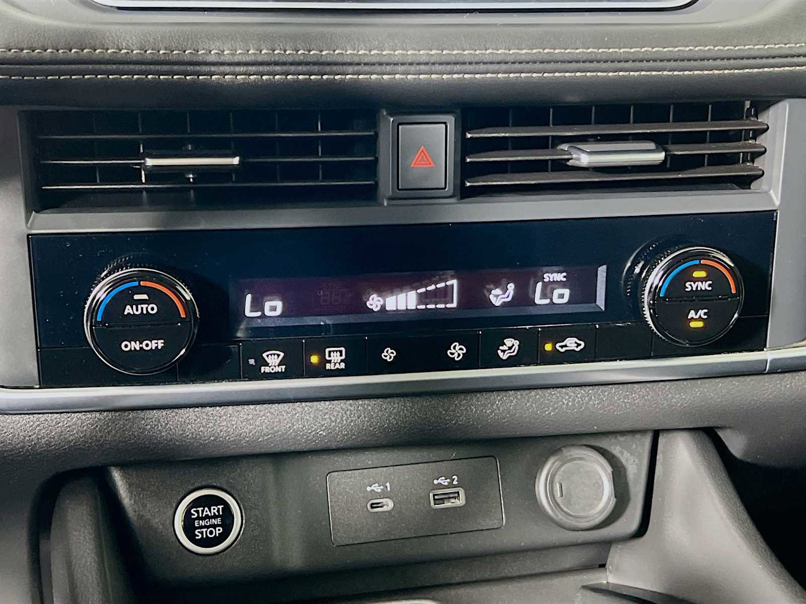 Used 2023 Nissan Rogue SV image 15