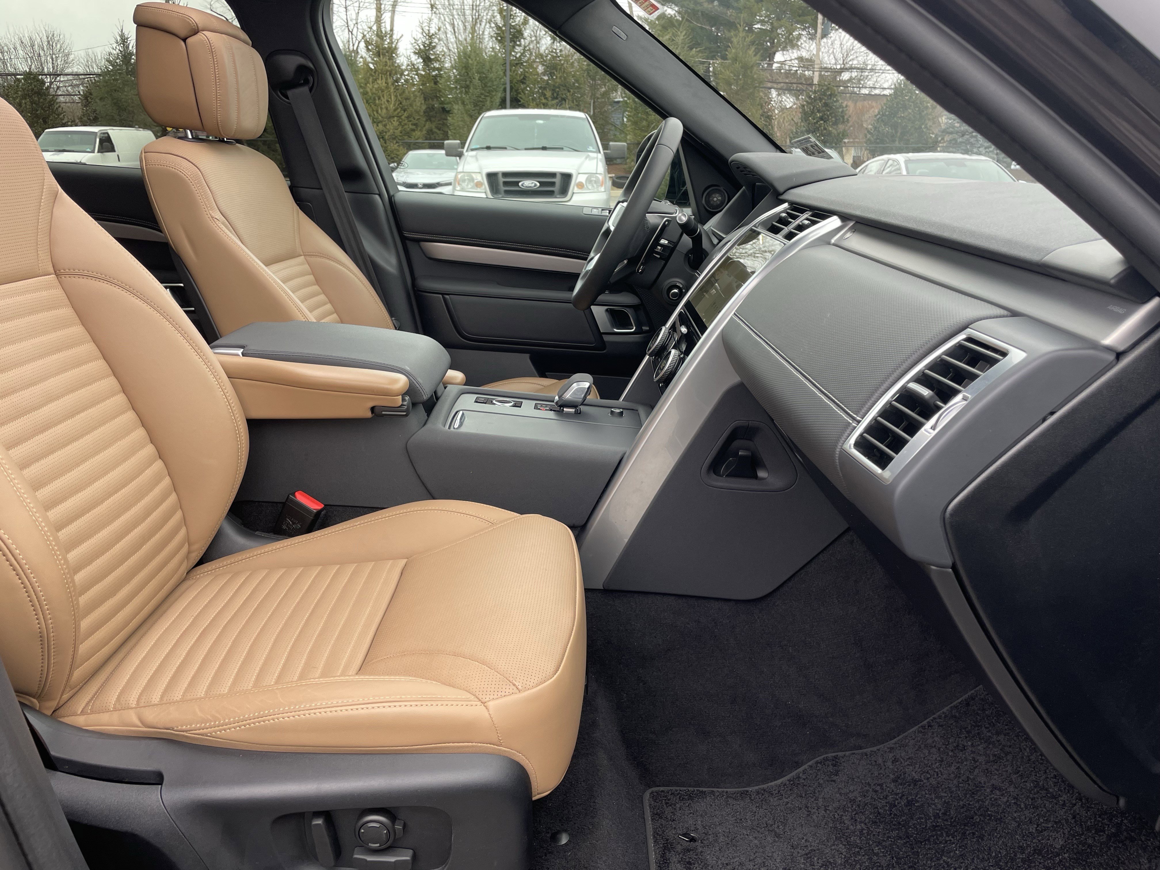 Certified 2024 Land Rover Discovery Dynamic SE image 15