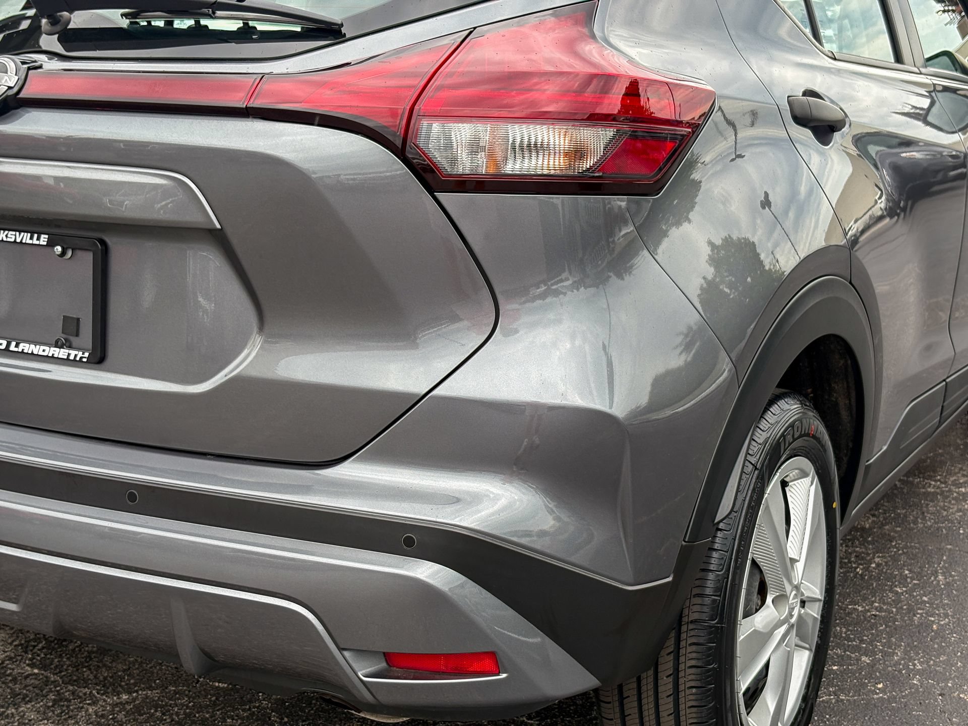 Used 2024 Nissan Kicks S FWD image 12