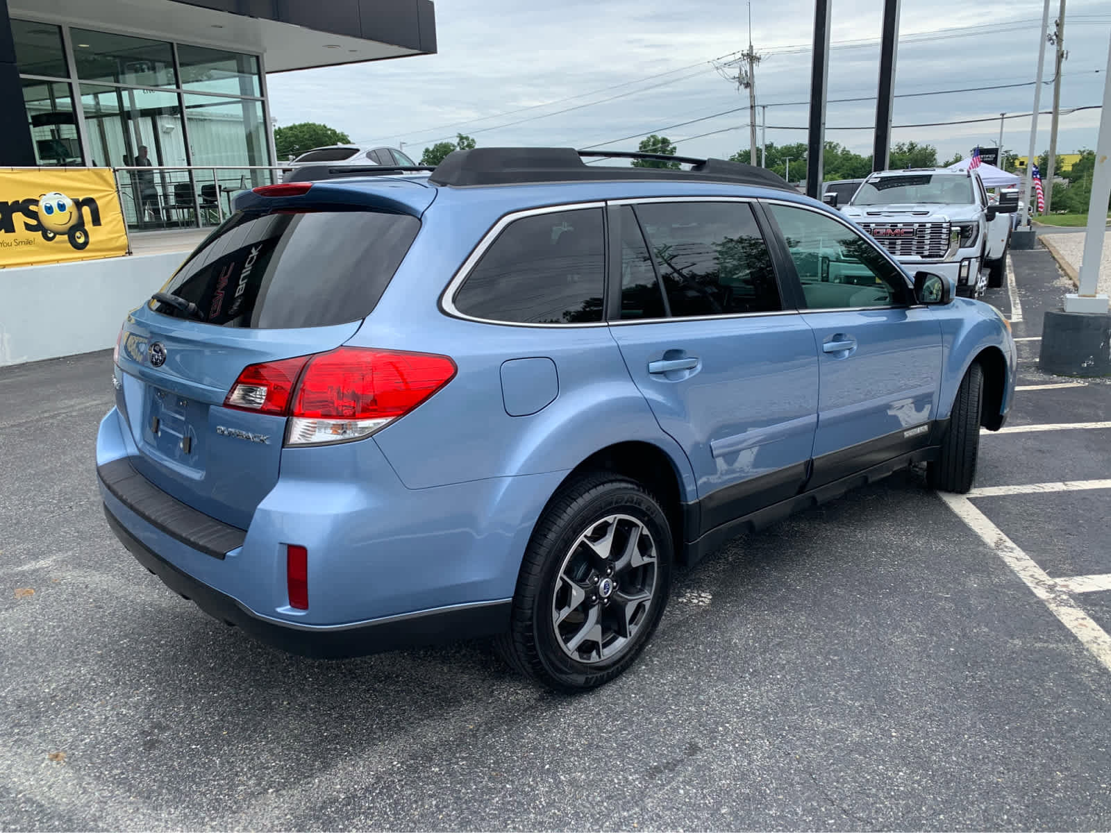 Used 2010 Subaru Outback 2.5i Premium AWD/4WD image 7