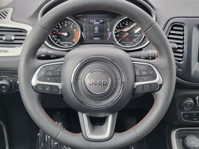 Certified 2021 Jeep Compass Latitude image 33