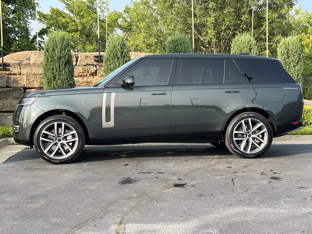 New 2026 Land Rover Range Rover Long Wheelbase SE AWD/4WD image 2