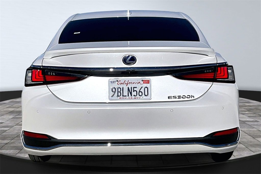 Used 2022 Lexus ES 300h w/ Premium Package image 5