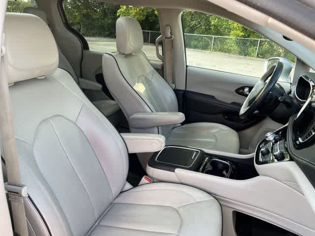 Used 2021 Chrysler Pacifica Limited FWD image 20