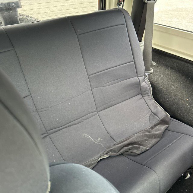 Used 2018 Jeep Wrangler Sport w/ Connectivity Group AWD/4WD image 13
