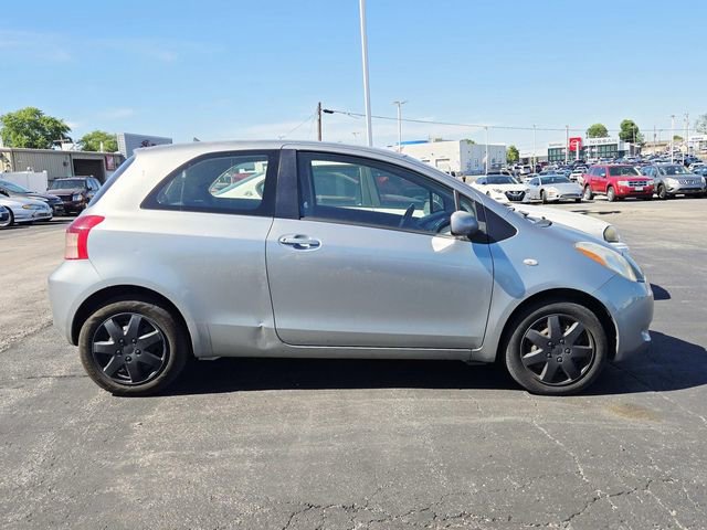 Used 2007 Toyota Yaris 2-Door Hatchback FWD image 2