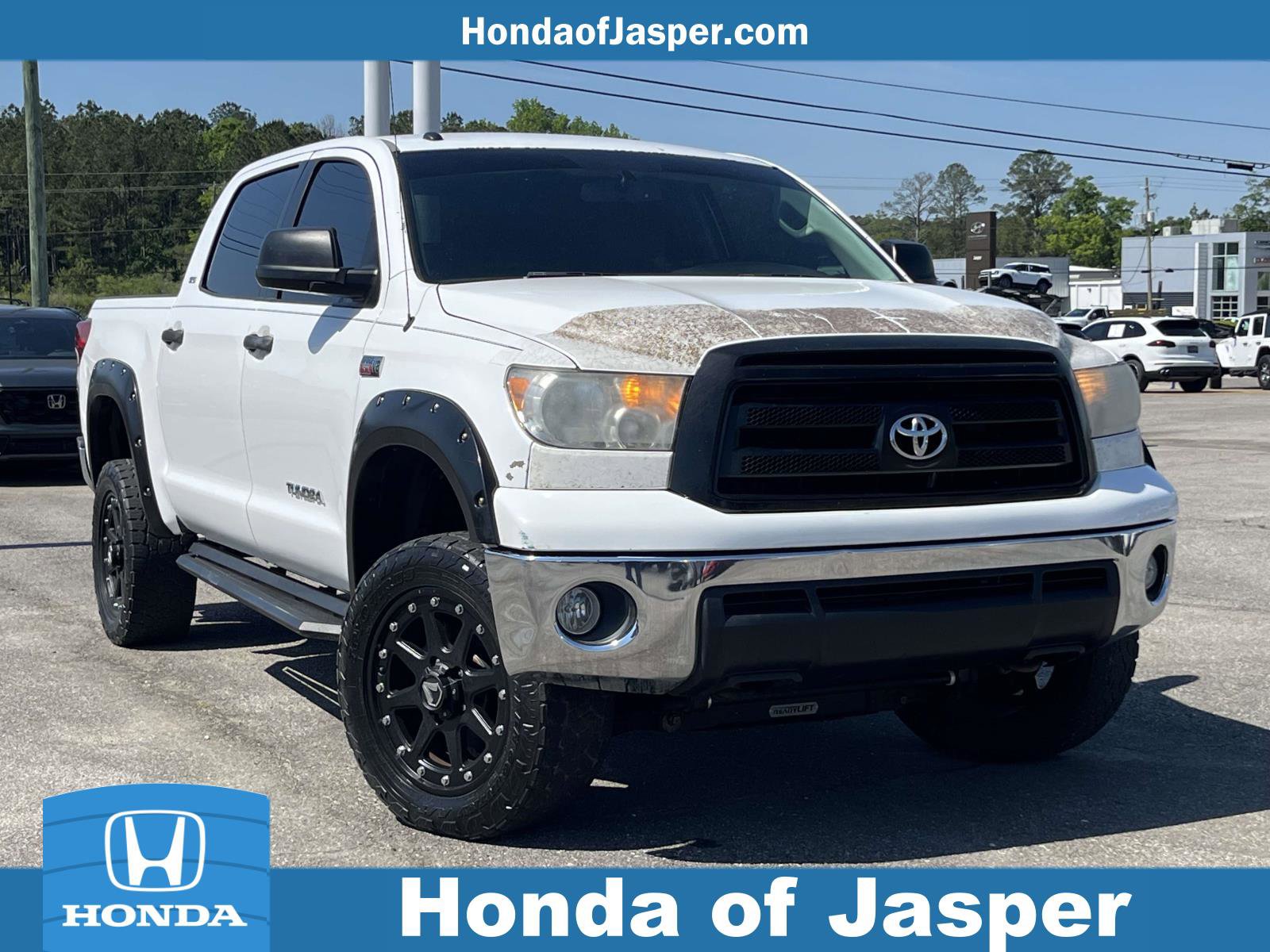 Used 2012 Toyota Tundra 4x4 CrewMax w/ SR5 Pkg image 1